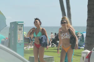 Deerfield Beach girls in bikinis