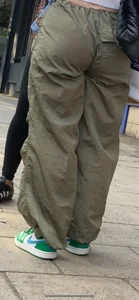 Jiggly round ass of a blonde beauty in cargo pants + Face shots