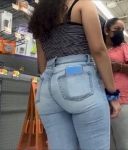 Gorgeous Latina ass
