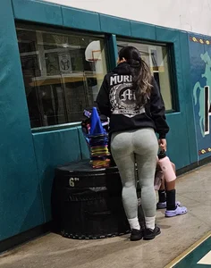 More of juicy ASS milf. (OC)
