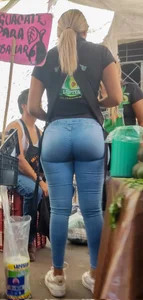 Mexicana con jeans ajustados