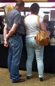 Big candid milf's ass in jeans
