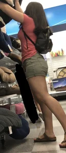 Thicc art lover Milf in shorts