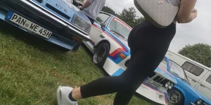 Girl with hot ass in leggings passing by