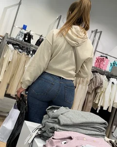 (OC) Brunette, wide hips, full ass, small waist and flare🧪
