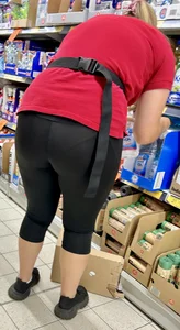 Compilation Big Ass Milf Tight Spandex Shiny Pants (not oc)