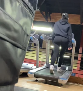 Caught her jiggly ass again but this time in leggings