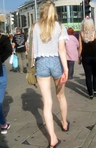 Various sexy teens in little shorts