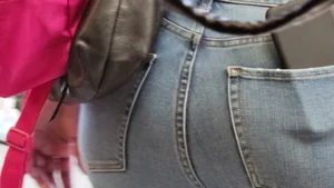 Milf’s far-upclose impeccable ass