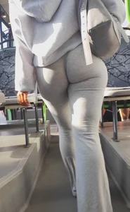 Baddie in gray flares