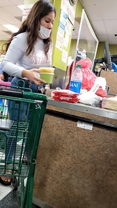 Latina in tight jeans (good set)