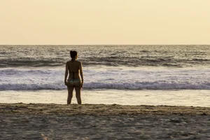 Sexy candid beach and bikini girls