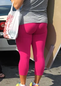 Blondes great ass in pink leggings shopping at Target