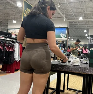 Big booty Latina sneaker shopping (oc)