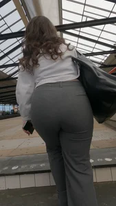 Candid booty girls pics/gif 3