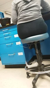 Big booty college girl in leggings in class