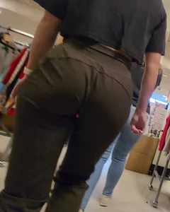 College PAWG with perfect bubble ass w/ Closeups