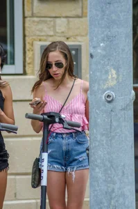 A bunch of chicks in shorts