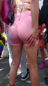 Latina  con un culo demasiado hermoso