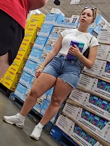 Babe in jean shorts @ Costco