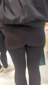 Emo girl’s perfectly round bubble butt in flare leggings