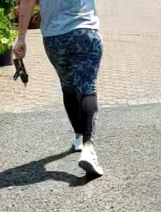 Girl with a nice ass in patterned leggings