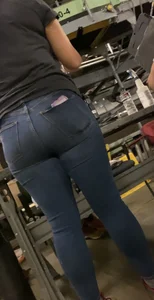 Teen supervisor at work: wide hips and a DUMPTRUCK ass