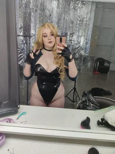 Chubby blonde's selfies in latex and fishnet pantyhose