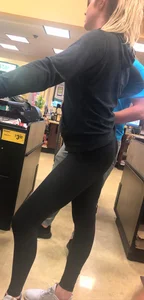 Grocery store girl in line with a nice ass in leggings