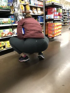 Squatting Teen Green Lulu VTL