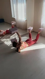 Hot and fit yoga girl selfies