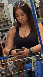 Shopping girl with nice jeans and back knife (OC)