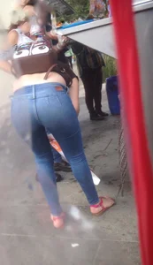 Beautiful plain pants in thin women. LOOK AT IT!