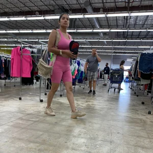 Pink latina