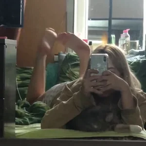 Teen girls and their feet