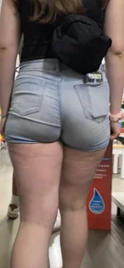 Hot college PAWG in tight Jean shorts!