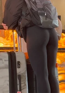 Petite Hotel Leggings Lean Over