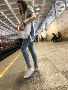 Hot Booty and Legs in Tight Jeans Street Creepshots