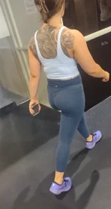 2 gym pawgs on treadmill side by side
