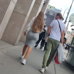 Juicy street booty