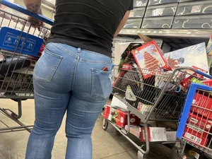 Big booty biker chick!