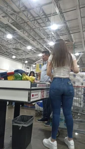 Tight jeans with a small waist with a perfect ass 10/10 [OC]