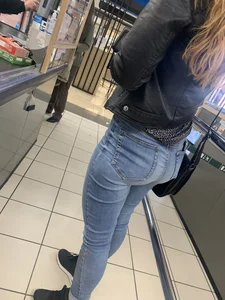 Teen slut tight jean ass