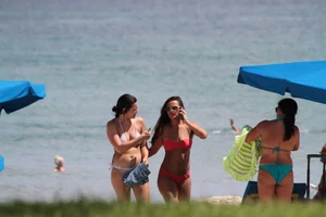 Huge collection of sexy girls out in bikinis in Florida