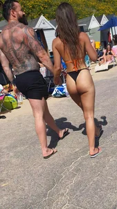 Beautiful tanned ass - busted