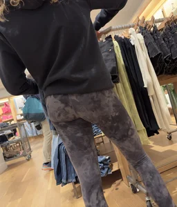 First post. Love leggings