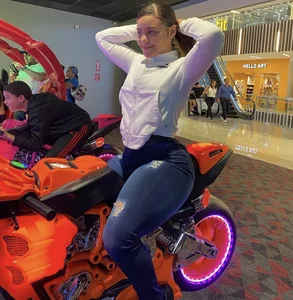 Cute non-candid teen wearing tight jeans, huge ass and thighs