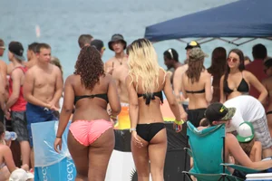 Sexy Florida beach bikini girls