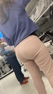 Thick Latina Milf In Pink Sweatpants!