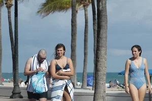 Deerfield Beach bikini babes
